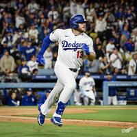 ２回、先制の２号ソロを放つマンシー（ロサンゼルス・ドジャース提供）