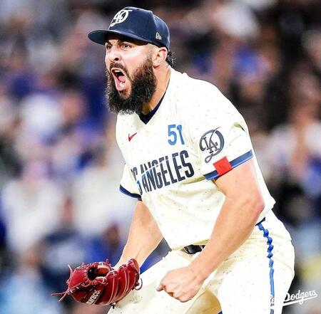 　九回を締め、絶叫するベシア（ロサンゼルス・ドジャース提供）