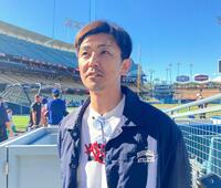 　試合前のベンチ裏で大谷＆山本と再会した増井氏（撮影・小林信行）