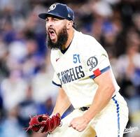 　九回を締め、絶叫するベシア（ロサンゼルス・ドジャース提供）