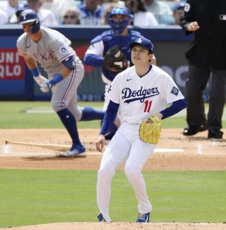 ２回、ヤングに二塁打を打たれた佐々木（共同）