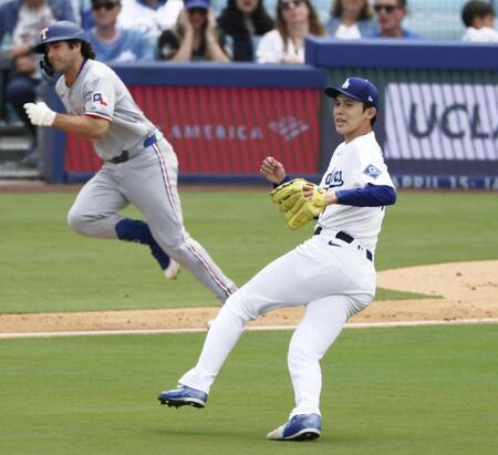 ３回、スミスに適時打を打たれた佐々木（共同）