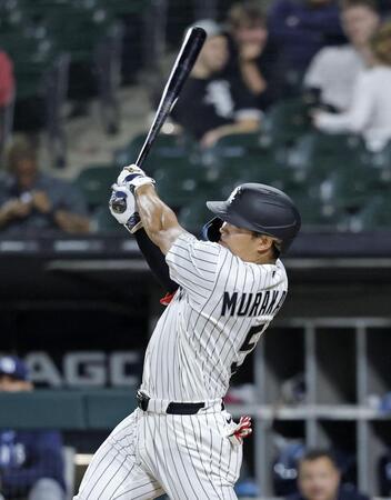 　レイズ戦の９回、５号２ランを放つホワイトソックス・村上（共同）