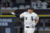 　レイズ戦の９回、５号２ランを放ち、塁を回るホワイトソックス・村上（共同）