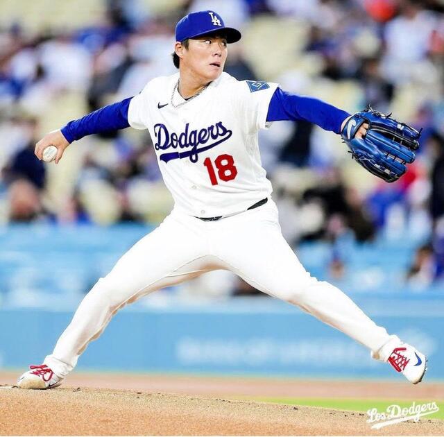 うわっ、空を歩いてる？」 山本由伸がフワリ MLB公式X「Air