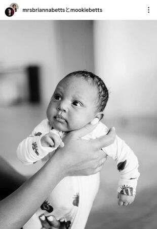 　第３子となるカーリちゃん。ベッツのインスタグラム（ｍｏｏｋｉｅｂｅｔｔｓ）より