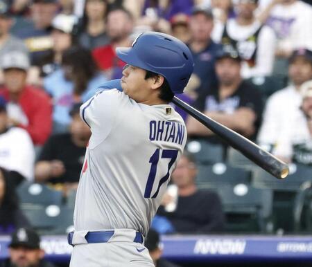 　１回、一ゴロを放つ大谷（共同）