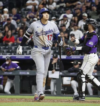 　９回、空振り三振に倒れた大谷（共同）