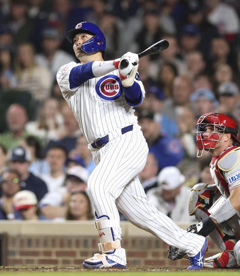 ７回、２ランを放つ鈴木（ゲッティ＝共同）