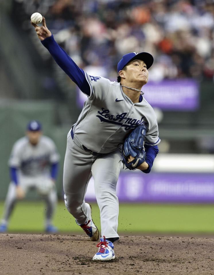 先発した山本（共同）