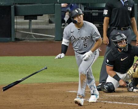 　ダイヤモンドバックス戦の７回、５試合連続本塁打となる10号２ランを放ったホワイトソックス・村上＝フェニックス（共同）