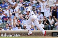 ８回、３試合連続本塁打となる３号ソロを放つ鈴木（ゲッティ＝共同）