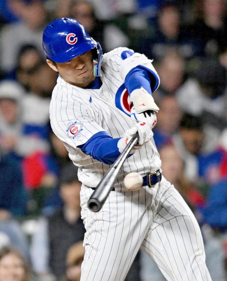 　５回、２ランを放つ鈴木（ロイター＝共同）