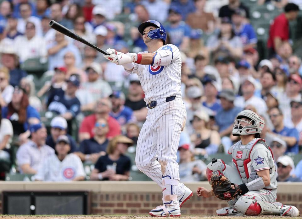 ８回、３試合連続本塁打となる３号ソロを放つ鈴木（ゲッティ＝共同）