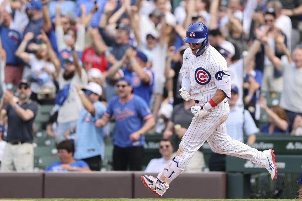 ８回、３試合連続本塁打となる３号ソロを放った鈴木（ゲッティ＝共同）