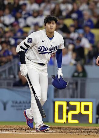 　カブス戦の３回、空振り三振に倒れたドジャース・大谷＝ロサンゼルス（共同）
