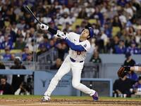 　カブス戦の３回、空振り三振に倒れるドジャース・大谷＝ロサンゼルス（共同）