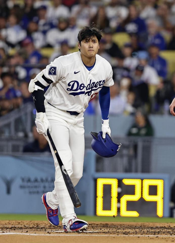 　カブス戦の３回、空振り三振に倒れたドジャース・大谷＝ロサンゼルス（共同）