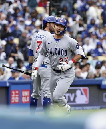　ドジャース戦の２回、４号ソロを放った鈴木（共同）