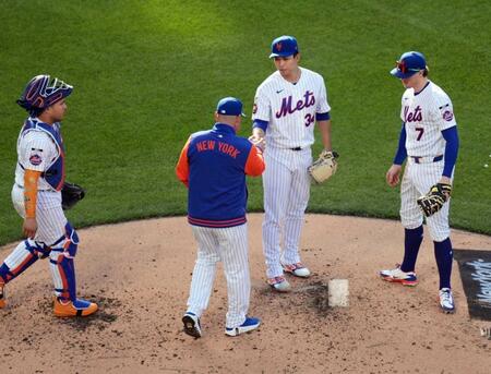 　３回途中、降板するメッツ・千賀（ＡＰ＝共同）