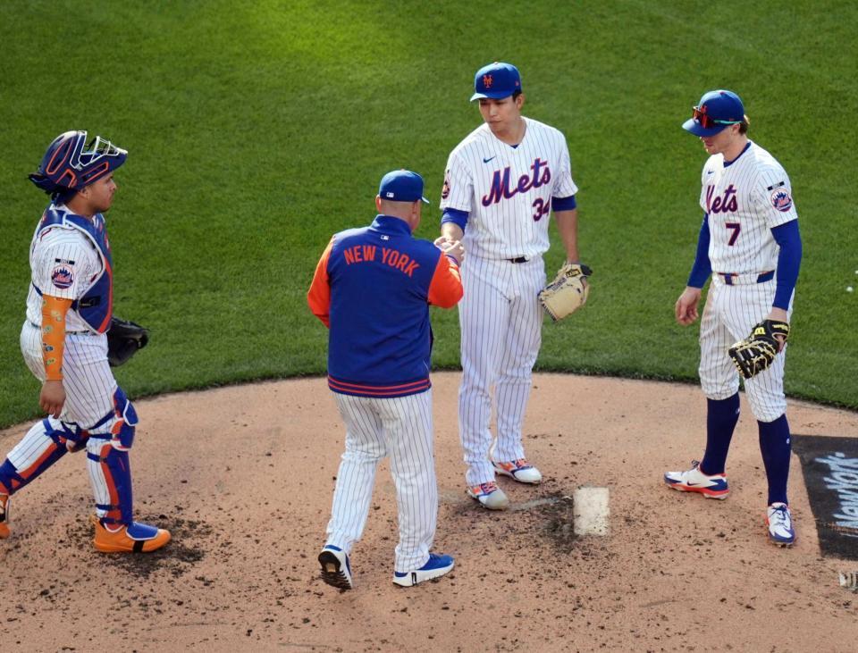 　３回途中、降板するメッツ・千賀（ＡＰ＝共同）