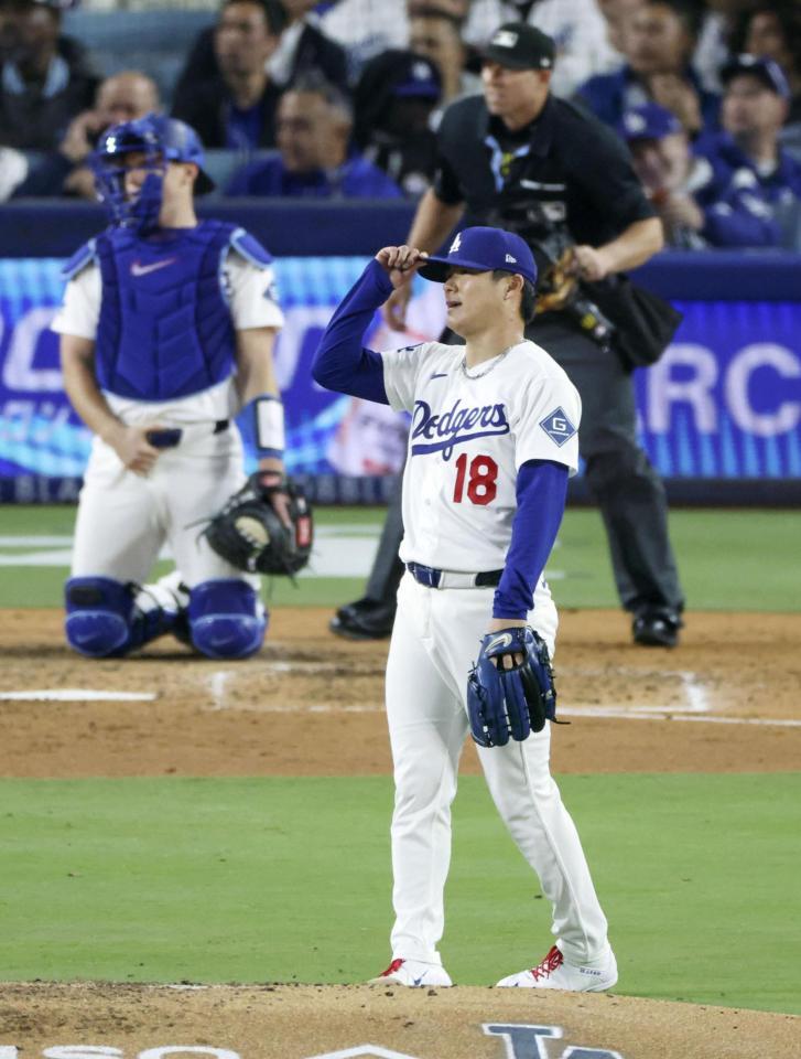 ５回、ヒックスに３ランを浴びた山本（共同）