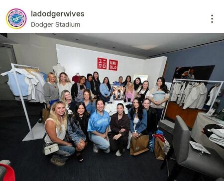 ドジャーワイブスのインスタグラム（ｌａｄｏｄｇｅｒｗｉｖｅｓ）より