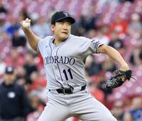 先発し、５回１／３を投げ４安打無失点で３勝目を挙げた菅野（ゲッティ＝共同）