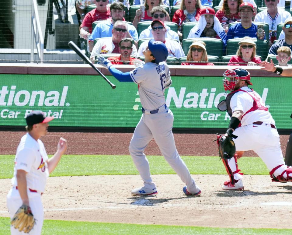 　カージナルス戦の７回、死球を受けたドジャース・大谷＝セントルイス（共同）