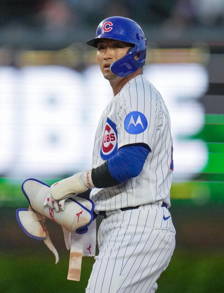 　レッズ戦の４回、適時二塁打を放ったカブス・鈴木＝シカゴ（ＡＰ＝共同）