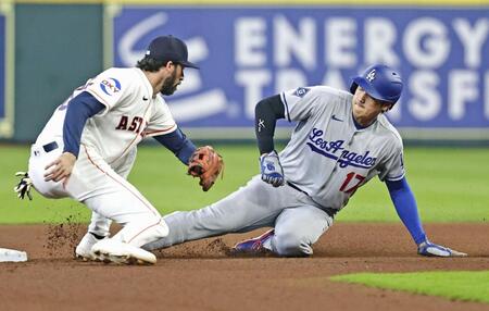 　４回、二盗を決める大谷（共同）