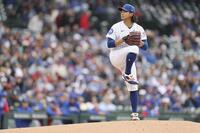 先発し、６回１失点、１０奪三振の好投で４勝目を挙げた今永（ゲッティ＝共同）