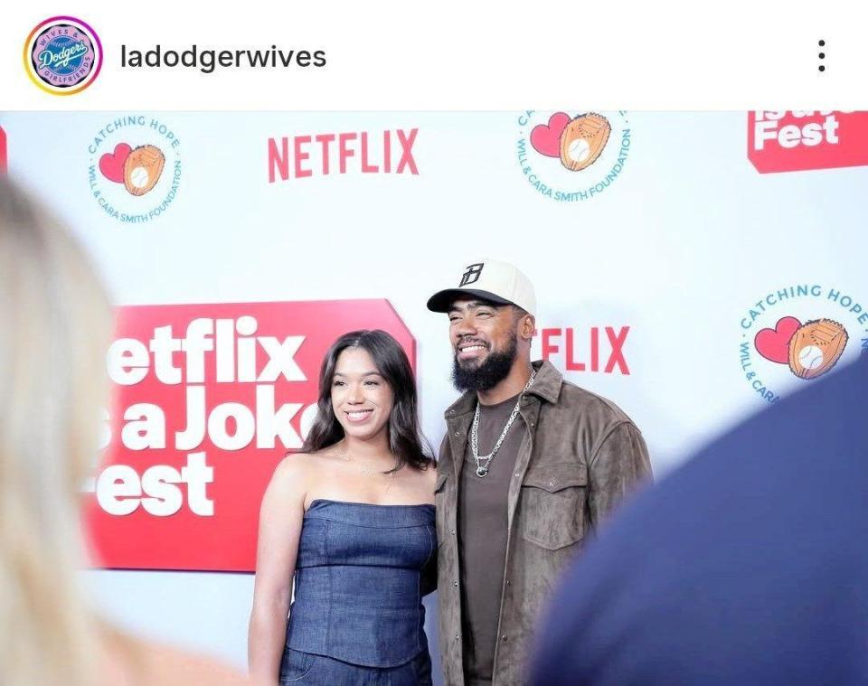 イベントに参加したＴ・ヘルナンデス夫妻。ドジャーワイブスのインスタグラム（ｌａｄｏｄｇｅｒｗｉｖｅｓ）より