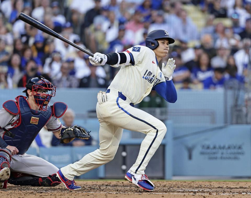 ３回、一ゴロに倒れた大谷（共同）