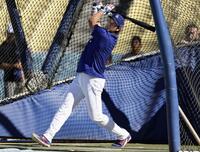 　打撃練習するドジャース・大谷＝ロサンゼルス（共同）