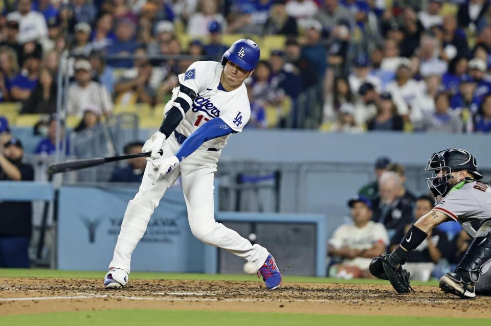 　ジャイアンツ戦の５回、空振り三振に倒れるドジャース・大谷＝ロサンゼルス（共同）