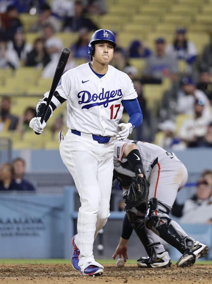 　ジャイアンツ戦の９回、空振り三振に倒れたドジャース・大谷＝ロサンゼルス（共同）