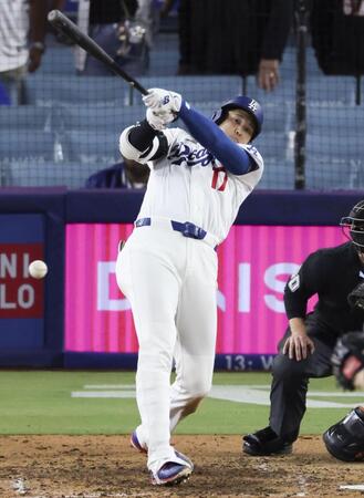 　ジャイアンツ戦の９回、二ゴロに倒れ最後の打者となった大谷（共同）