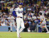 　ジャイアンツ戦の５回、ベーダーに本塁打を打たれた山本（共同）