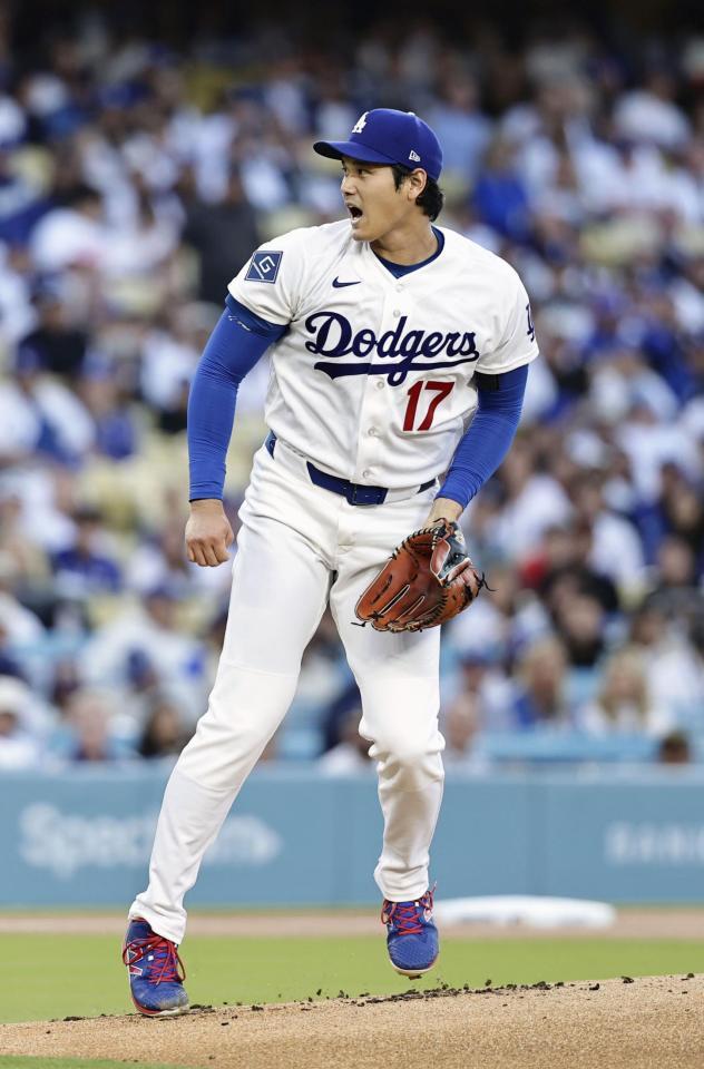 先発登板した大谷（共同）