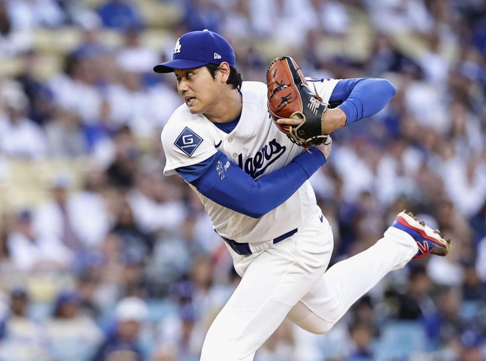 先発登板した大谷（共同）