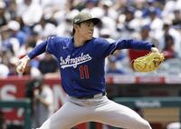 先発し、７回を投げ４安打１失点で２勝目を挙げた佐々木（共同）