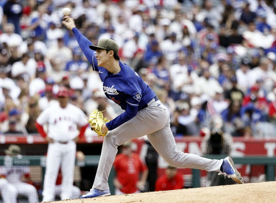先発し、７回を投げ４安打１失点で２勝目を挙げた佐々木（共同）