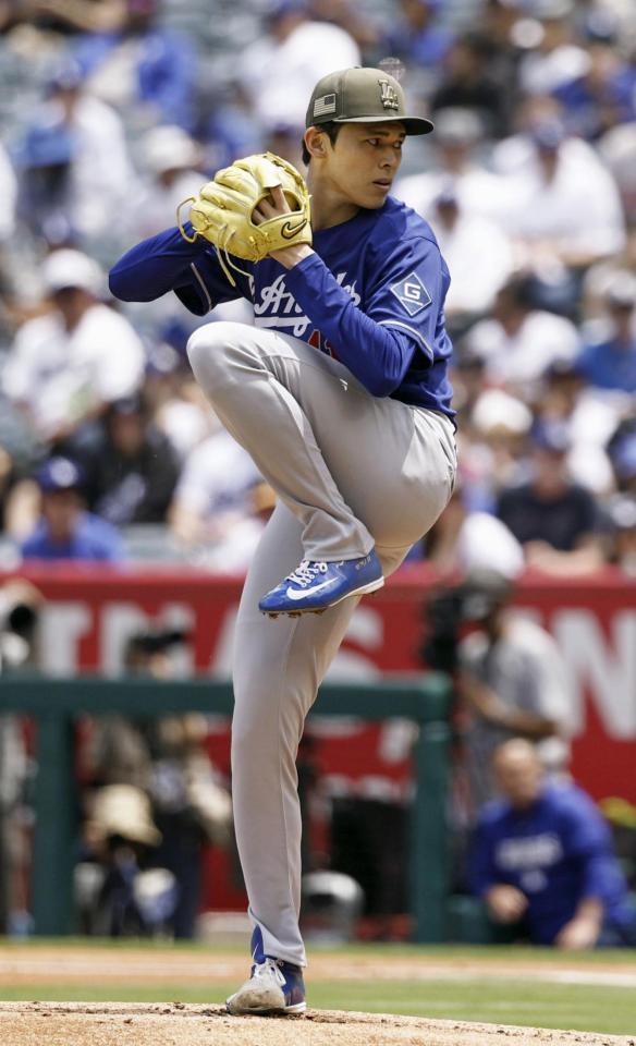 先発し、７回を投げ４安打１失点で２勝目を挙げた佐々木（共同）
