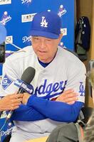 　試合後、大谷翔平の投打同時出場を明言したロバーツ監督（撮影・小林信行）