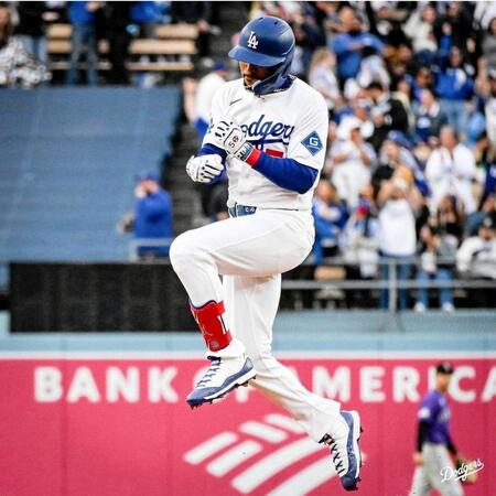 初回、先制２ランを放ったベッツ（ロサンゼルス・ドジャース提供）