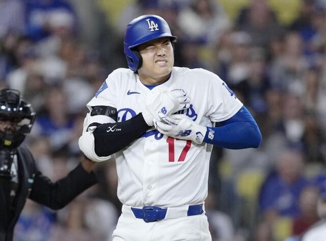 右手死球の大谷　リアル二刀流黄信号か