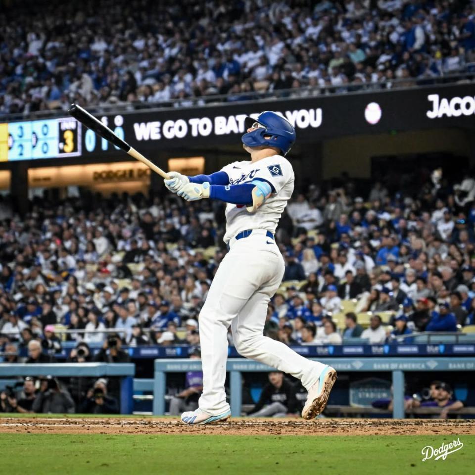 ３回、今季１号ソロを放ったキケ・ヘルナンデス（ロサンゼルス・ドジャース提供）