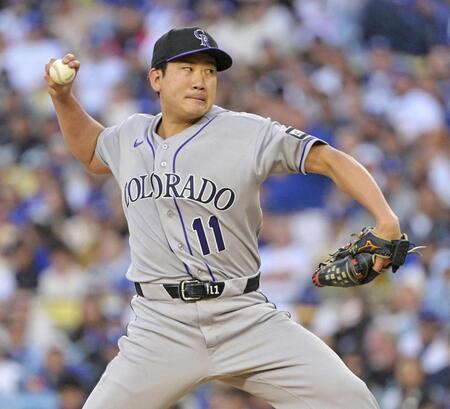 　ドジャース戦に先発し、４回２／３を投げ３失点で４敗目を喫したロッキーズ・菅野＝ロサンゼルス（ロイター＝共同）