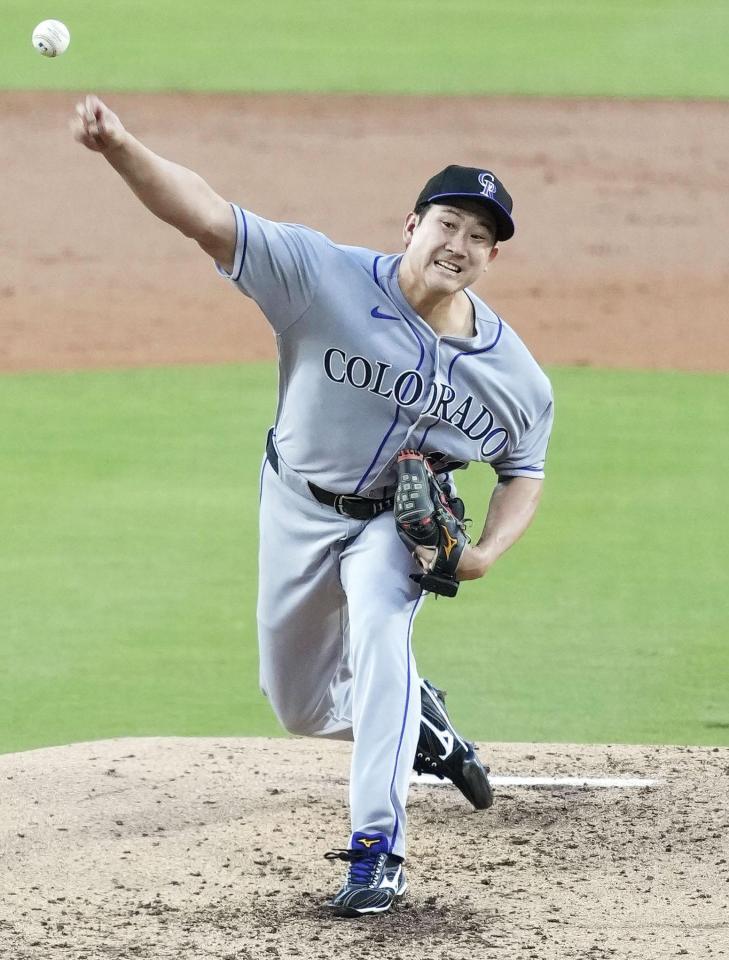 　ドジャース戦に先発したロッキーズ・菅野＝ロサンゼルス（共同）